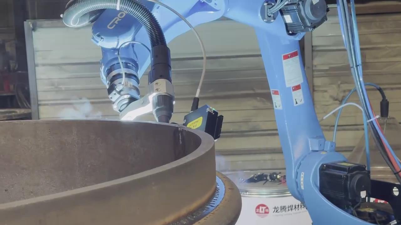 ky体育激光焊缝跟踪传感器在海底抽淤管道全自动焊接的应用