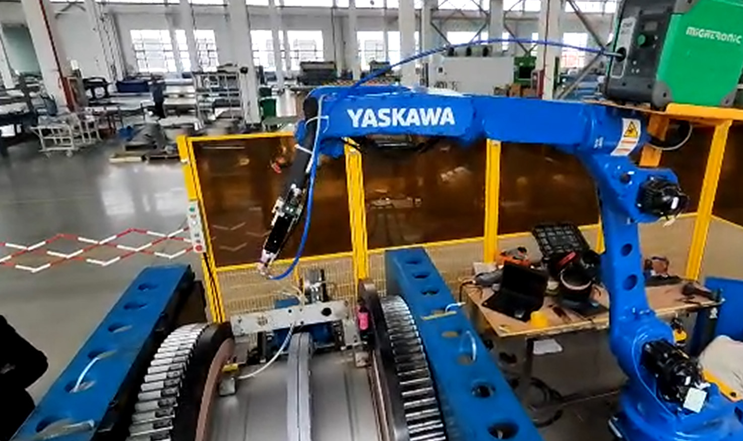 ky体育激光焊缝跟踪系统在化工行业反应器焊接自动化的应用