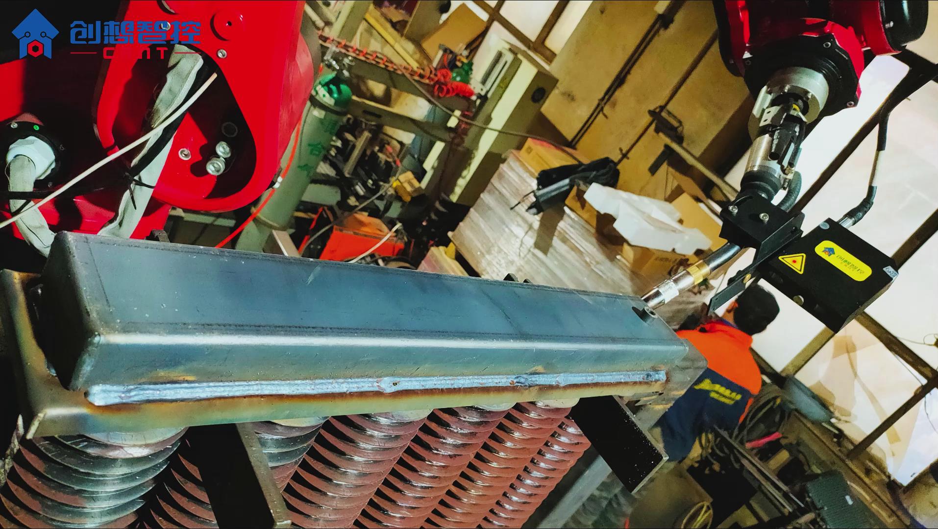 创想焊缝跟踪系统在散热器自动焊接的应用