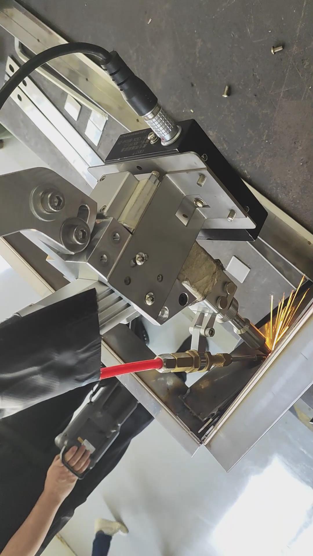 ky体育激光焊缝跟踪系统在电气柜框架自动化焊接的应用